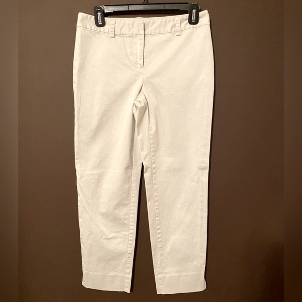 Vineyard Vines Cropped Khaki Pants Size 0. Very Good Used Condition!
